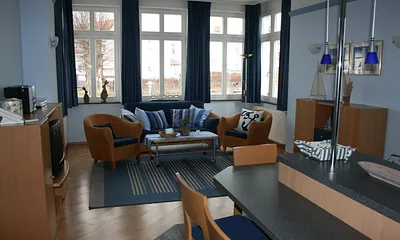 Villa Alt Ahlbeck -100m vom Strand, grosser Balkon, 3-Zimmer-Ferienwohnung (Blauer Schmetterling)