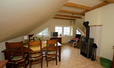 Gästehaus Looks - Gartenhaus, 2-Zimmer-Ferienwohnung (OG)