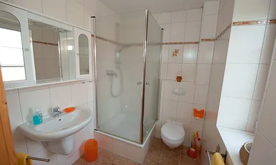 Unser Bad mit Dusche