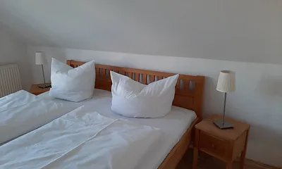 Schlafzimmer 2