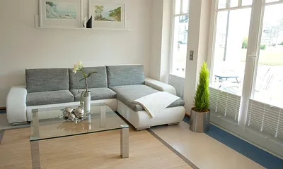 lichtdurchfluteter Wohnbereich