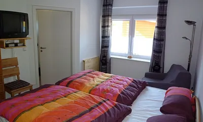 Doppelbett im Schlafzimmer