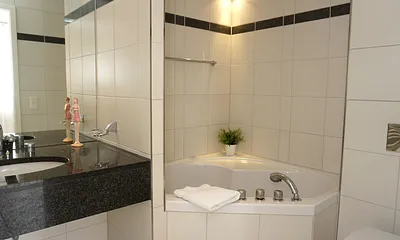 Badezimmer mit Badewanne