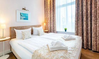 2. Schlafzimmer mit Doppelbett