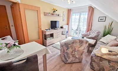 Wohraum oben mit Einbauküche