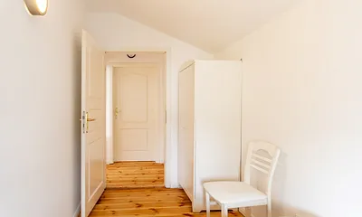 Schlafzimmer mit Bett (140x200)