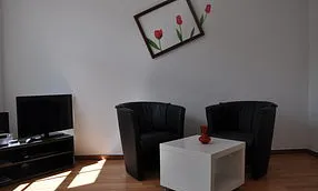 32-Zoll LCD-TV, DVD-Player und HiFi-Anlage