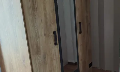 geräumiger Kleiderschrank