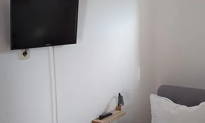 (drehbarer) TV im Schlafbereich