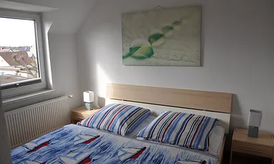 Schlafzimmer 1