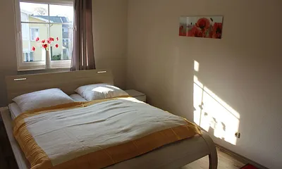 Schlafzimmer 1