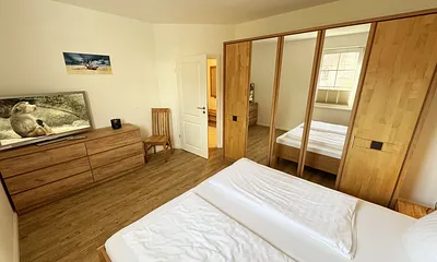 1. Schlafzimmer mit Doppelbett