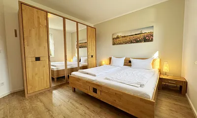 1. Schlafzimmer mit Doppelbett