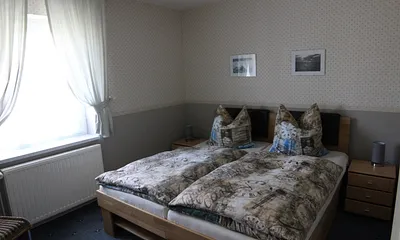 1. Schlafzimmer mit Doppelbett