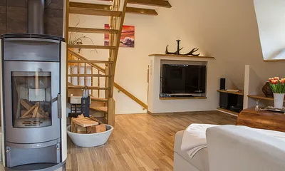 Wohnbereich mit Kamin