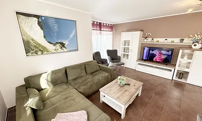 Wohnbereich mit Flachbild-TV