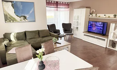 Wohnbereich mit Zugang zur Terrasse