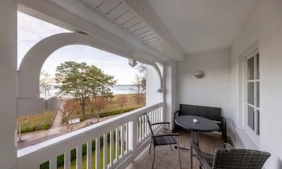 Genießen Sie den Meerblick vom Balkon und vom Wohnzimmer!