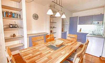 Der Blick in die Küche.