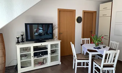 mit großem Fernseher 