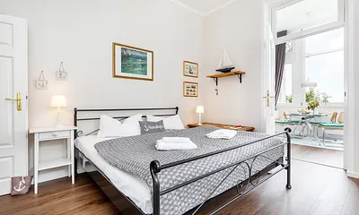 Das Bett ist komfortable 180x200cm breit.