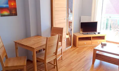 Wohnbereich mit Blick auf den Esstisch