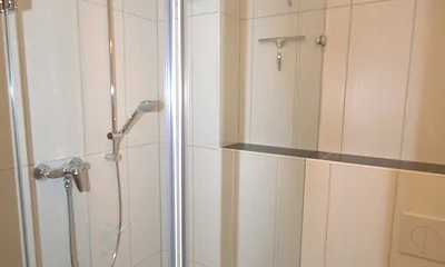 Bad mit ebenerdiger Dusche