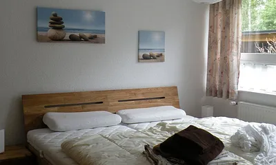 Schlafzimmer 1