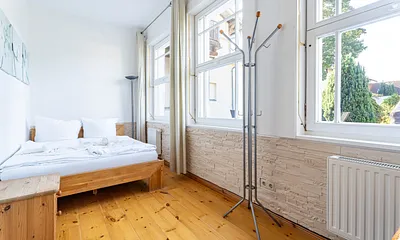 abgeschlossene Veranda mit Doppelbett (140x200)