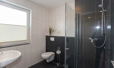 Bad mit ebenerdiger Dusche