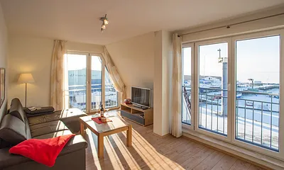 Wohnbereich mit Blick auf das Wasser