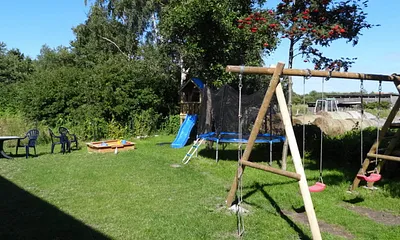 Privatspielplatz ca. 500m entfernt