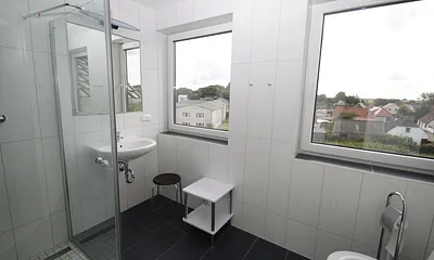 Bad mit ebenerdiger Dusche