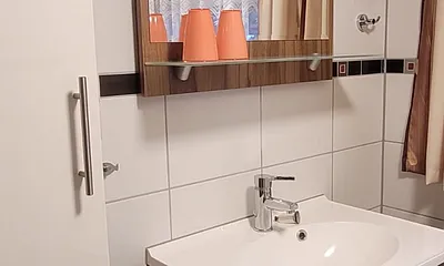 Bad mit WC und Dusche