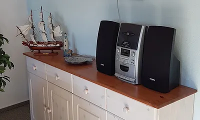 Wohnzimmer (Radio mit CD-Player)
