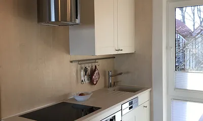 Alle Räume haben hygienischen Naturholzboden, Insektenschutz vor den Fenstern