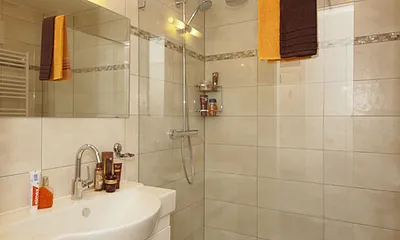 Duschbad ohne Fenster