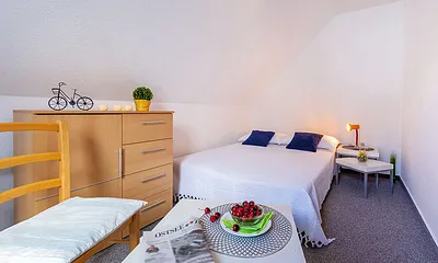 Zweites Schlafzimmer mit Schlafcouch (Größe 1,40 x 1,90 m) Obergeschoss