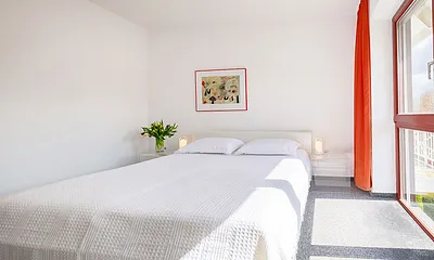 Schlafzimmer mit Doppelbett Obergeschoss