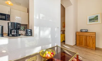 Der Blick von der Loggia in die Wohnung.