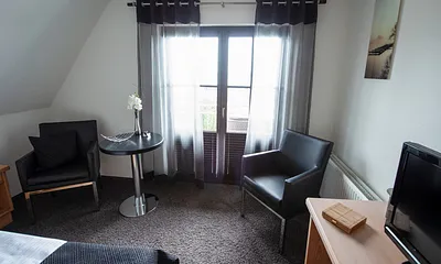 Zimmeransicht, Doppelzimmer mit Balkon zum See