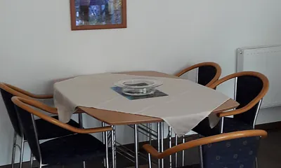 Esstisch im Wohnzimmer