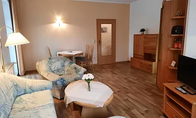 Wohnzimmer - Blick von der Sofaecke