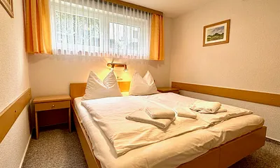 Schlafzimmer 1