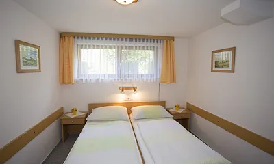 Schlafzimmer 1 der Wohnung 1