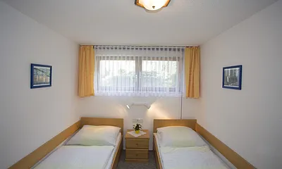 Schlafzimmer 2 