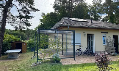 Terrassenecke Johanna I- links mit Autostellplatz