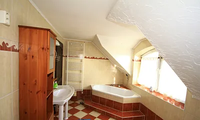 Bad mit Eckbadewanne