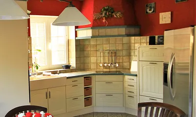 Küche mit Backofen,Mikrowelle,Geschirrspüler