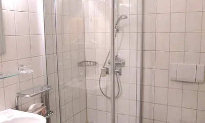 Bad, Echtglas-Duschkabine